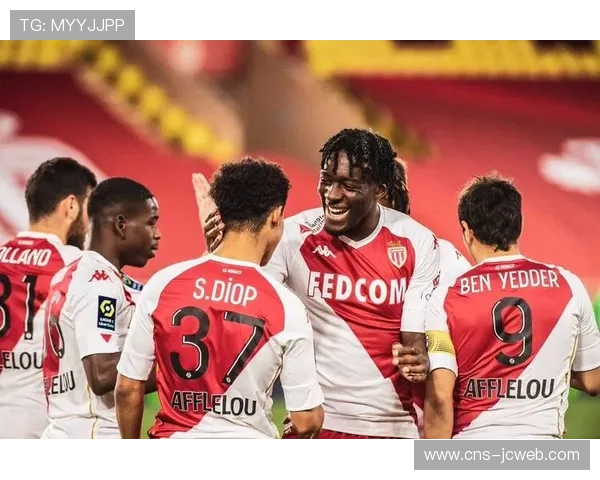 法甲球迷抗议浪潮：摩纳哥体育总监斯库罗遭球迷要求下课，引援和医疗团队组建受质疑