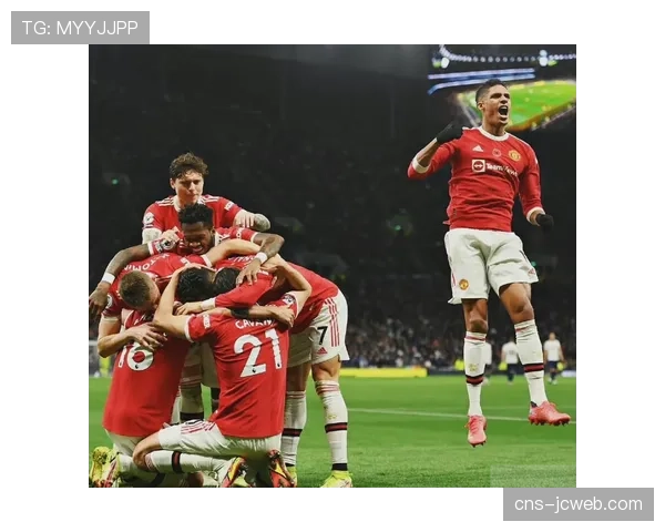 季前赛通讯:球员沟通频率成防守关键,麦克风捕捉到大量协防指令呼喊